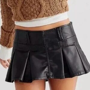 Free People Black Faux Leather Pleated Mini Skirt—Size 4